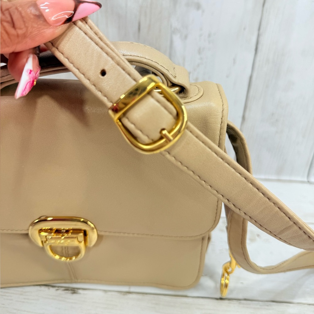 Vintage Tan 80s Faux leather Crossbody Hand bag purse With Mirror & Key Chain - Picture 5 of 13